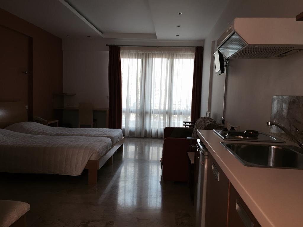 Hani Inn Ligourio Exterior photo