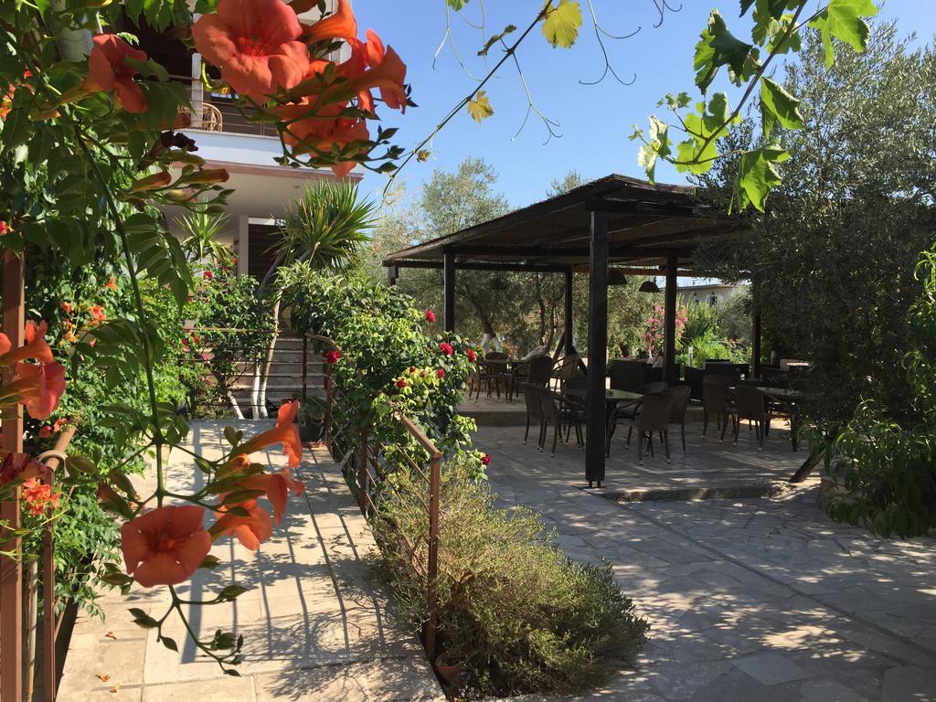 Hani Inn Ligourio Exterior photo