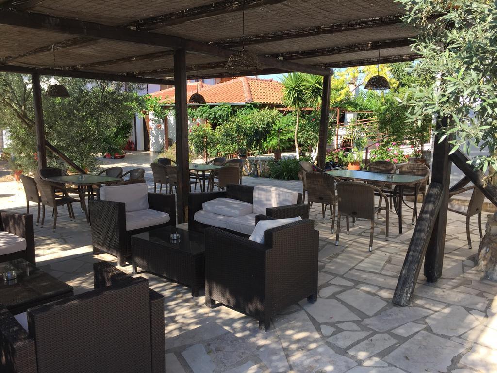 Hani Inn Ligourio Exterior photo